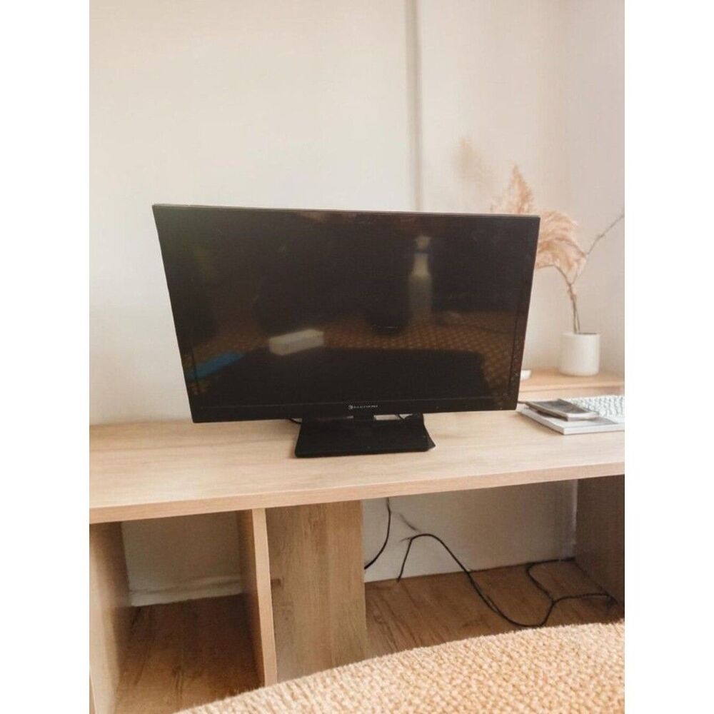 Element Monitor/TV 23" LED-LCD HDTV